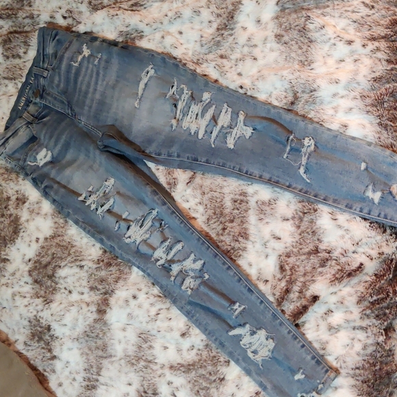 American Eagle Distressed Jegging - Picture 2 of 7